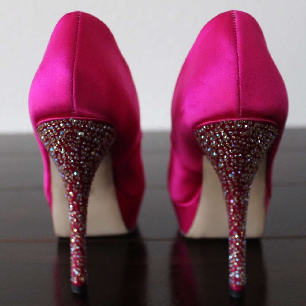 Steve Madden Party Stiletto in fuchsia